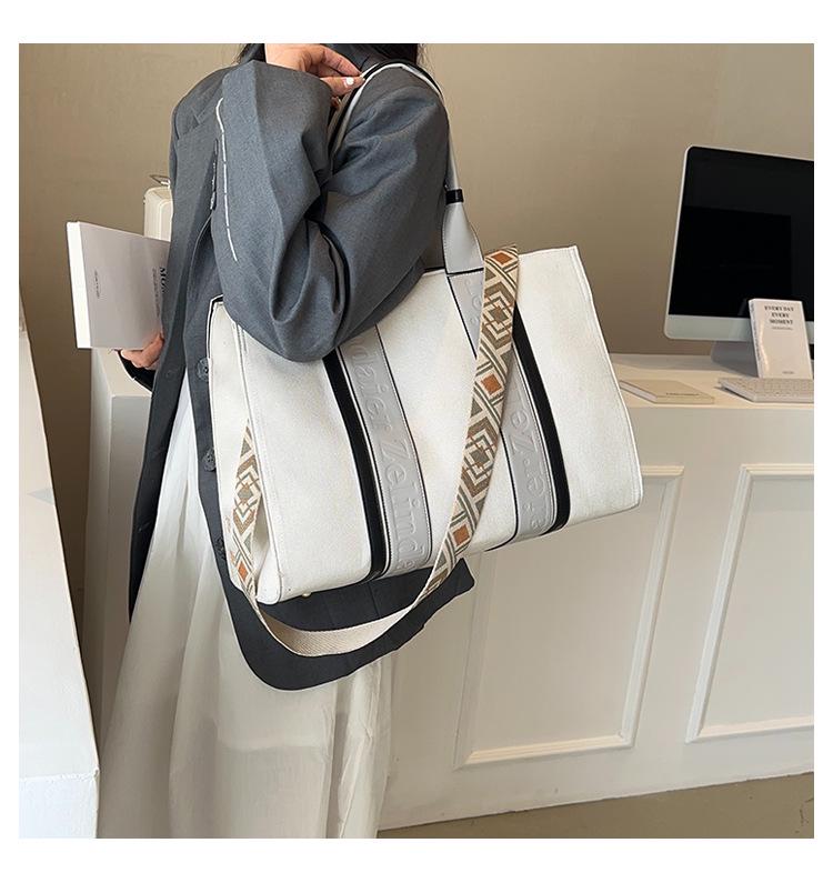 Women's Large Capacity Tote Bag - Versatile Crossbody/Shoulder Handbag for Autumn/Winter 2024