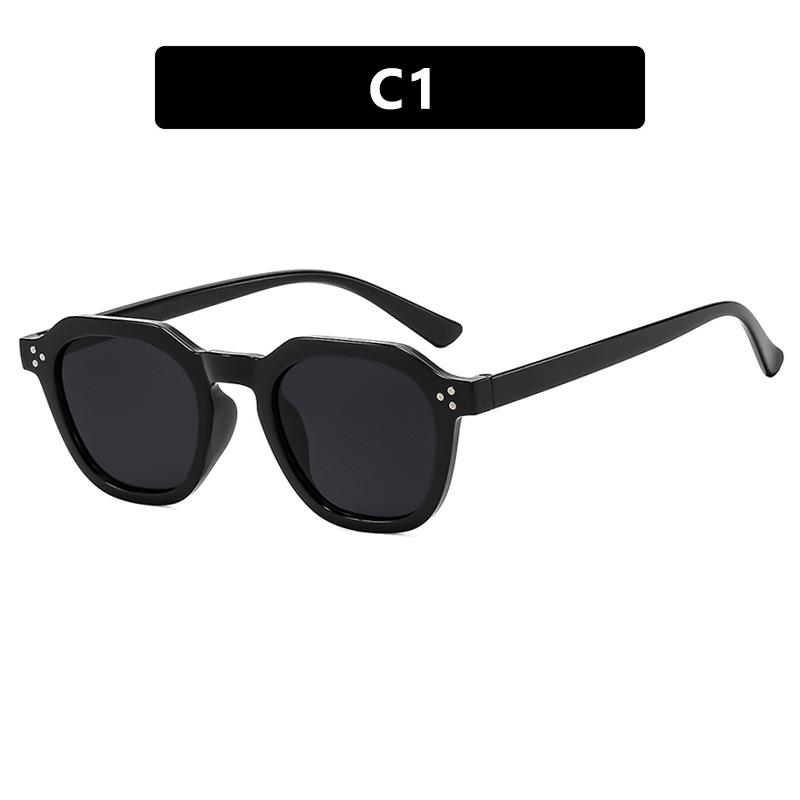 Square Rivets Sunglasses for Women Men Vintage Trend Trending Sun Glasses Ladies Beach Shades Male Female Driving Fishing Shades