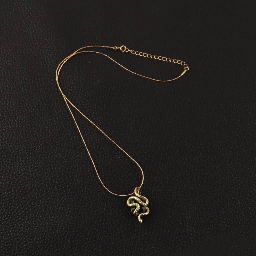 Spirit Snake Academy Pendant Necklace: Retro Magic, Unique Personality, Temperament Chain