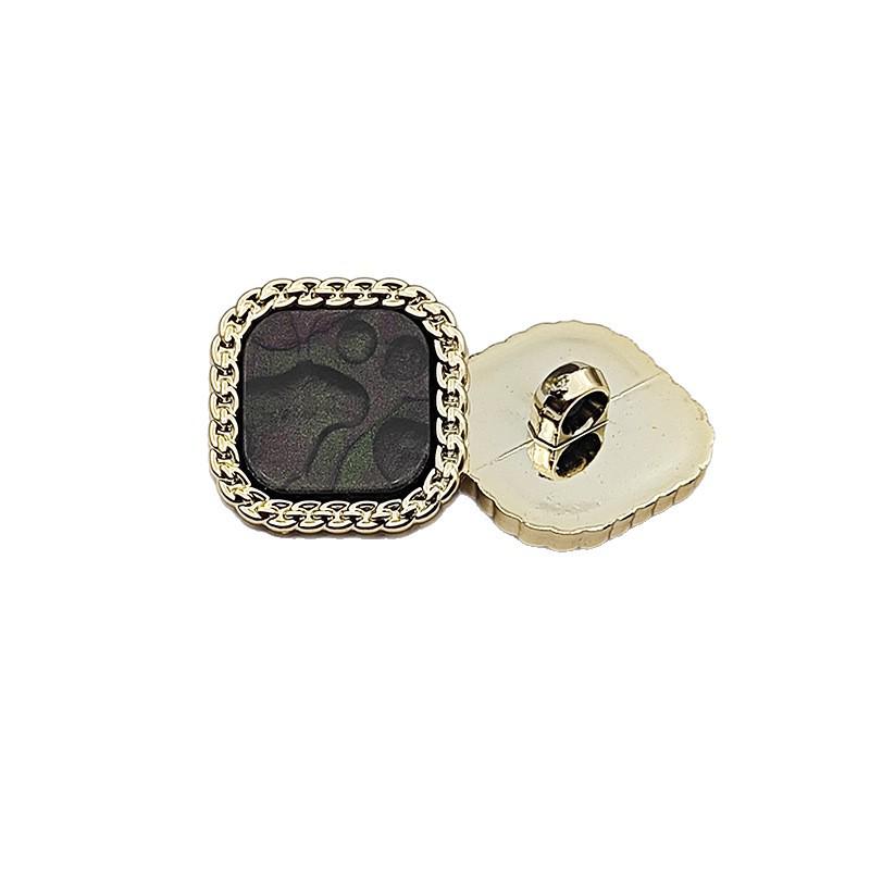 Coco Style UV-Plated Resin Square Chain Buckle with Irregular Shape