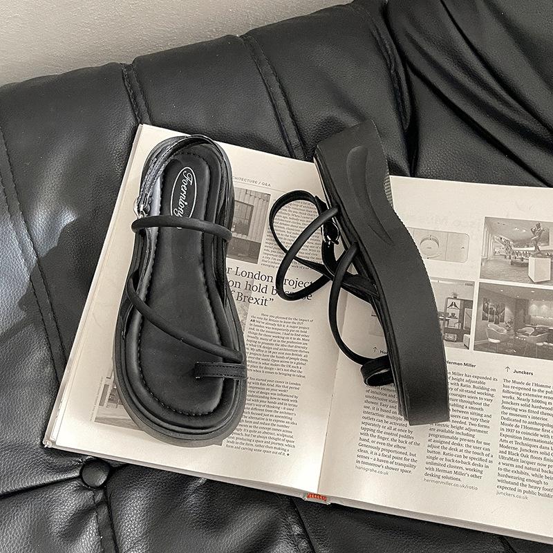 

Платформенные сандалии-маффины женские 2025 новые летние с небольшой высотой подъема крутые шлепанцы с открытым носком на танкетке модная пляжная обувь 35