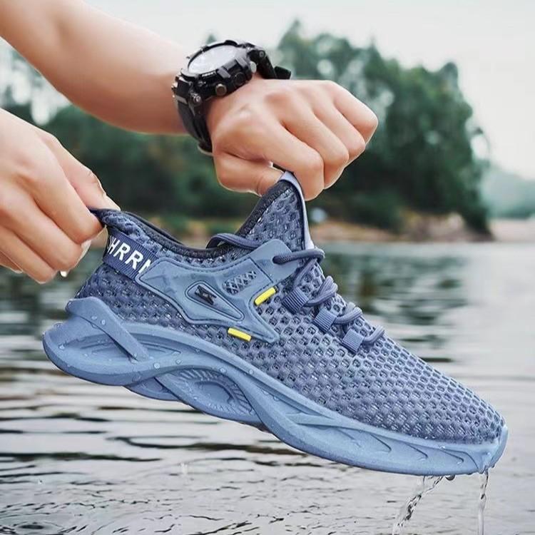 Men's Shoes Summer Fashion Breathable Lightweight Hole Shoes Youth Outdoor Thick Soles Will Make Sports Shoes
