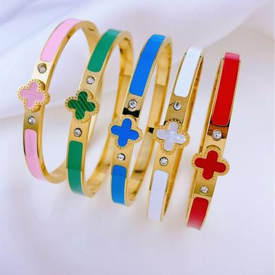 Pulsera de trébol de cuatro hojas de moda, fina pulsera de acero de titanio de alta calidad, pulsera de sensación premium para mujer.