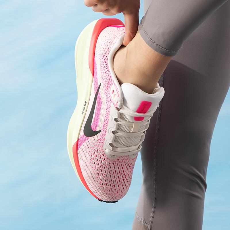 Nike Women's Winflo Running Shoes