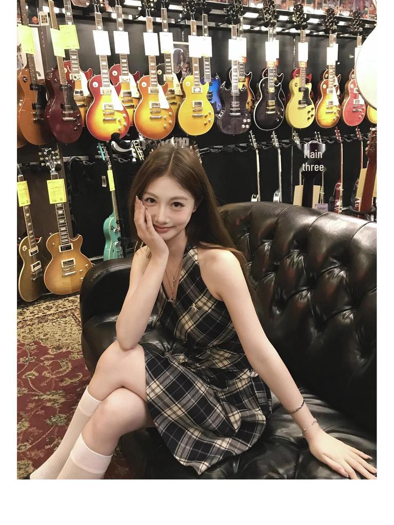 Women's Retro Plaid Halter Dress - Black & White Sleeveless V-Neck Pleated A-Line Mini Skirt