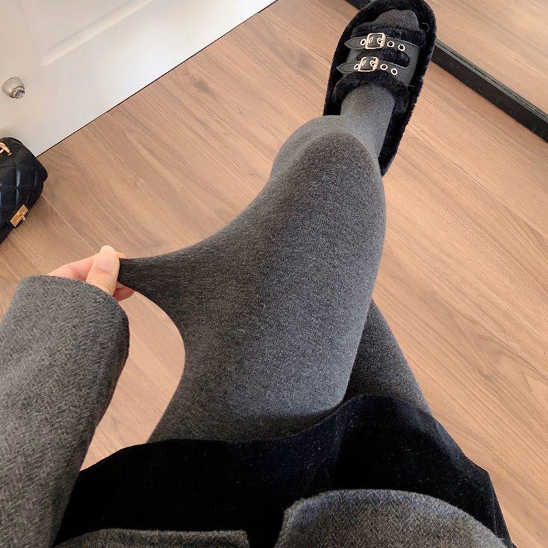 

Женские плотные колготки дымчато-серого цвета - Теплые, с велюровой подкладкой, утягивающие леггинсы темно-серого цвета 330g Thick Fleece - Footed (-5-10°C)