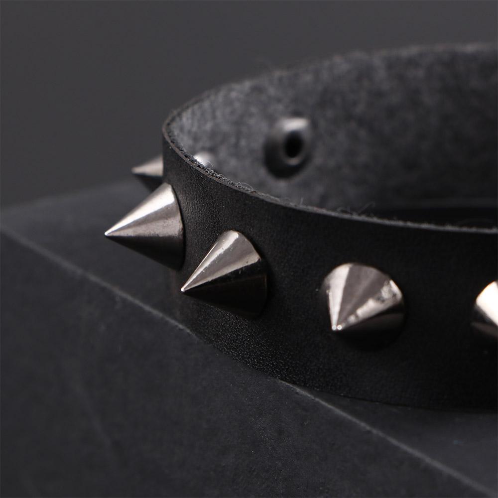 Retro Pointed Zinc Zinc Alloy Unisex Punk Female One-row PU Leather Bangles Wristband Jewelry Rivet Bracelets