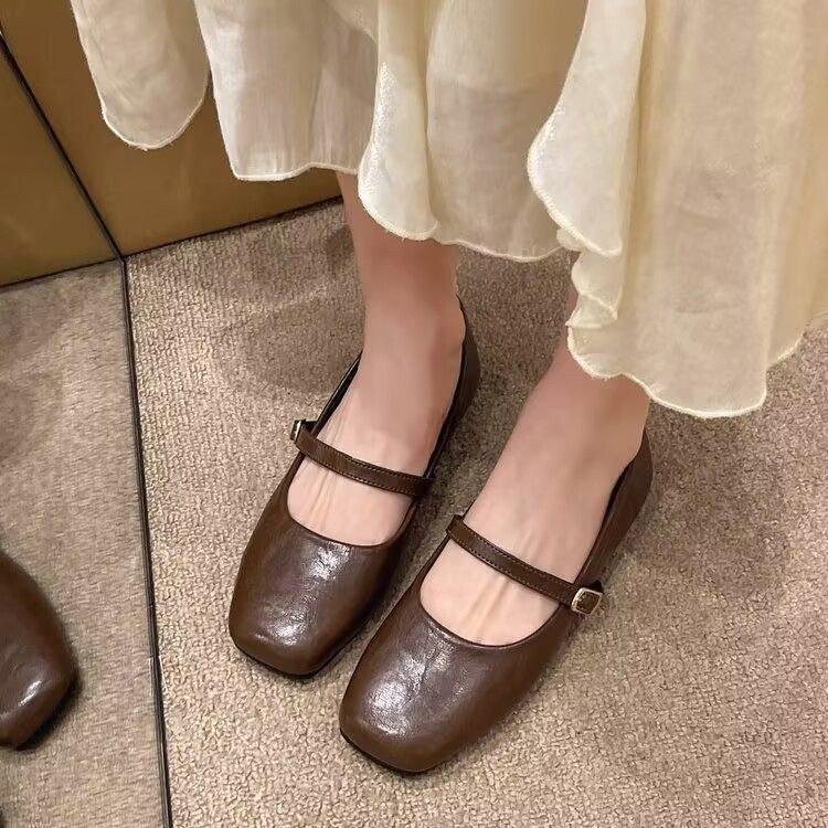 Square head shallow mouth French single shoes new retro flat bottom with skirt evening breeze gentle Mary Jane small leather shoes