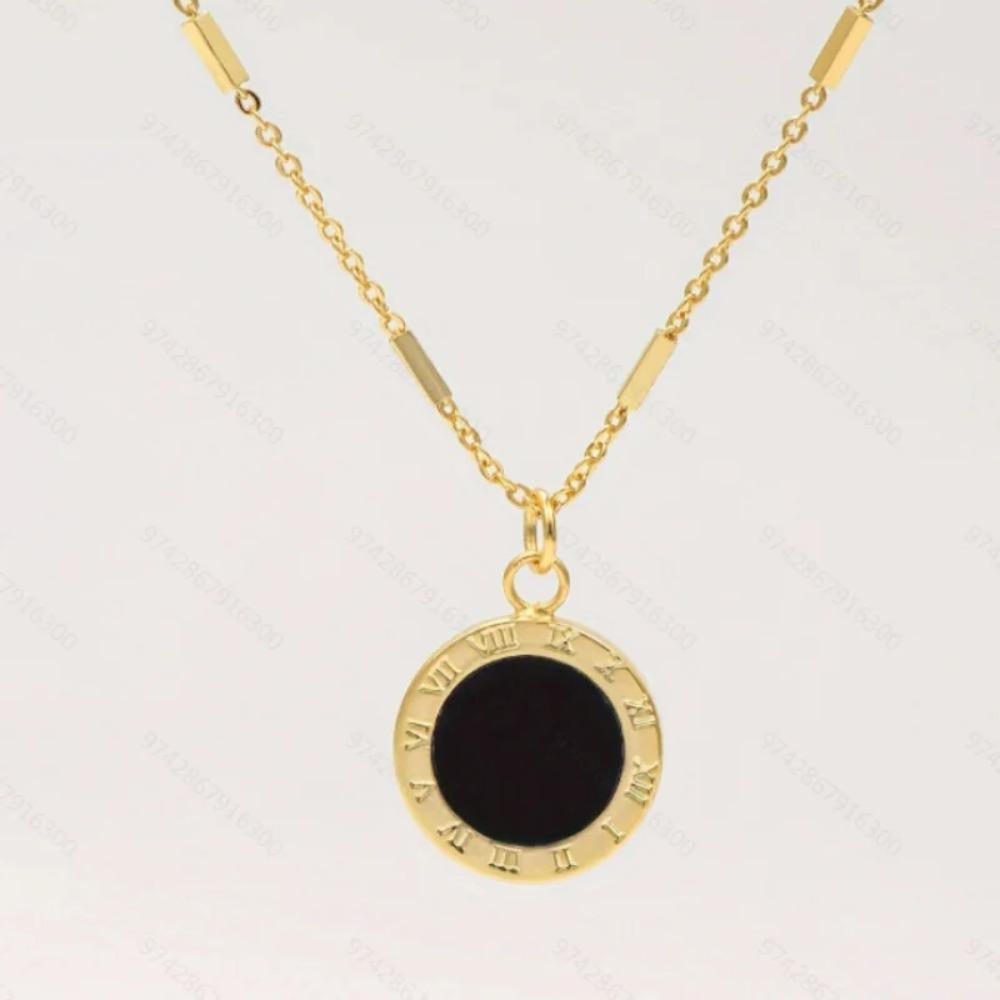 Vintage Roman Numeral Black Dial Pendant Necklace for Women New Trend Girls Clavicle Chain Jewelry Gifts