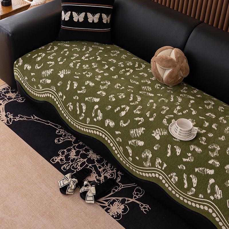 

New Irregular Light Luxury High Sense Retro Wind Chenille Sofa Seat Cushion Four Seasons Universal Non-Slip Sofa Cushion 90*70cm