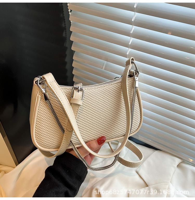 New Korean Version Fashionable Temperament Simple Chain Underarm Bag Versatile Commuter Casual Solid Color Shoulder Messenger Bag