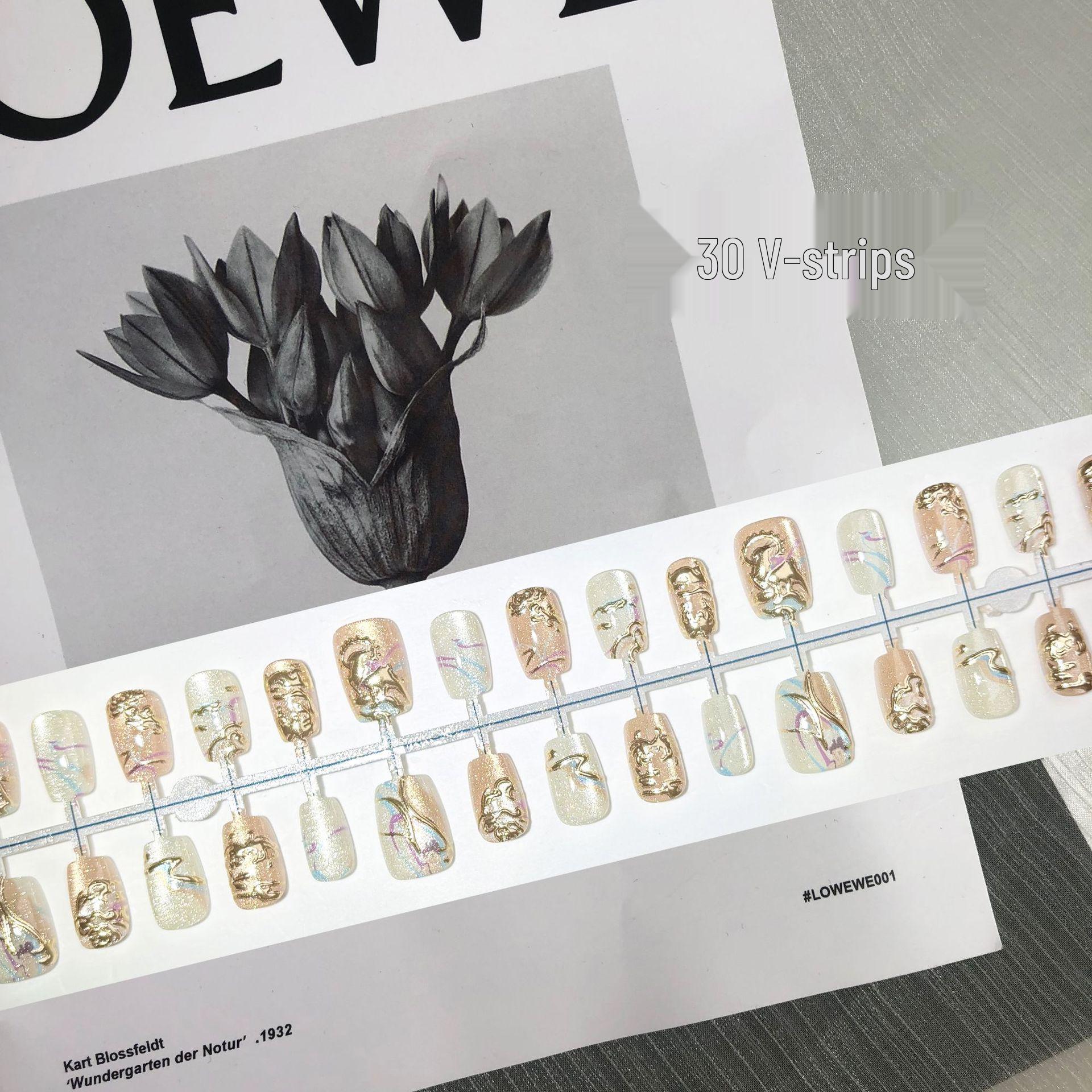 

Dunhuang Gold-Plated Glitter Nail Patches - 30 Piece Set, Whitening Effect, Elegant Style Dunhuang Divine Deer All M