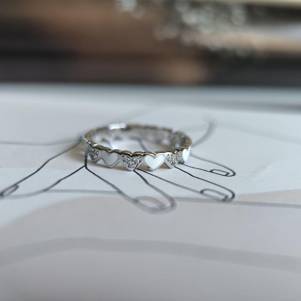 Серебряное кольцо с емаллю, фианитами, вес изделия 1,55 гр (60002263)