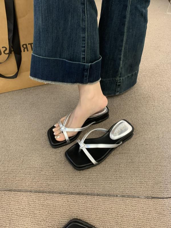 Fashion Shoes Women Rubber Flip Flops Slippers For Swimming Pool Slides Pantofle Platform Soft Hawaiian Beach 2025 Scandals Rubber Flip