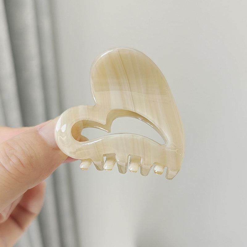 Heart-Shaped High-End Leopard Print Hair Claw Clip for Women - Small Acetate Temperament Ponytail Accessory