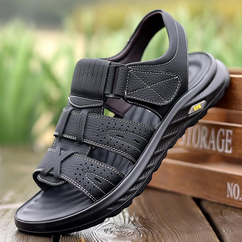 

Мужские сандалии 2025 лето коровья кожа мягкая подошва повседневная пляжная обувь износостойкие нескользящие толстая подошва двойного назначения для вождения крутые шлепанцы 38 чёрный