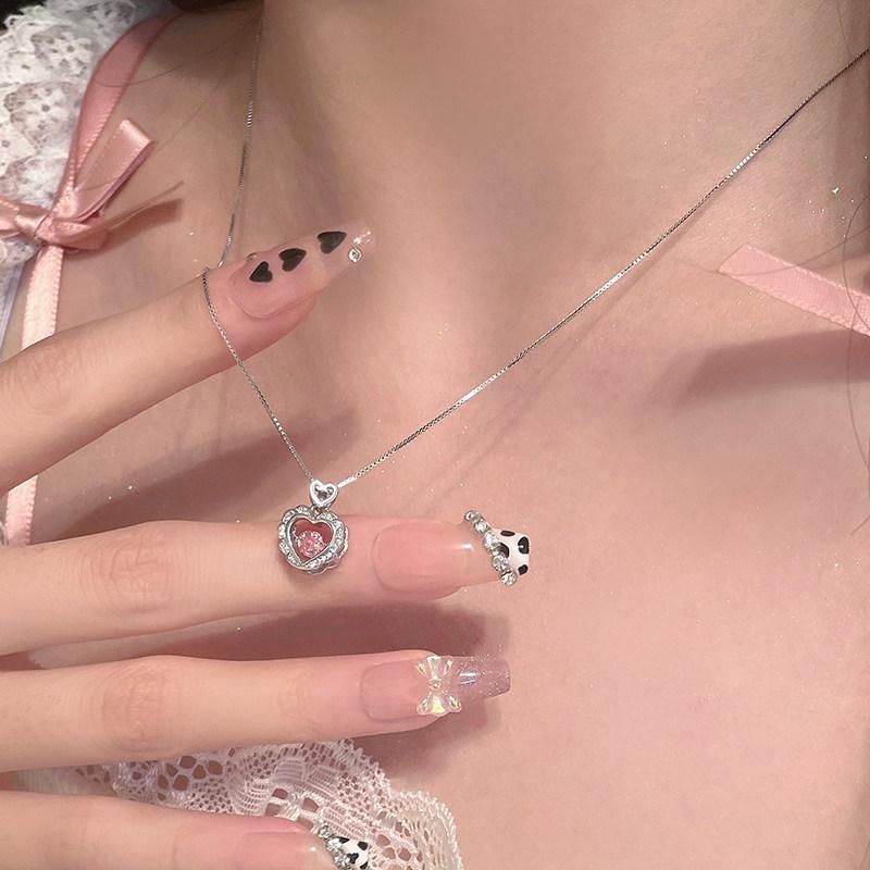 Pink diamond love heart pendant necklace female sweet cute niche design student girlfriend collarbone chain jewelry