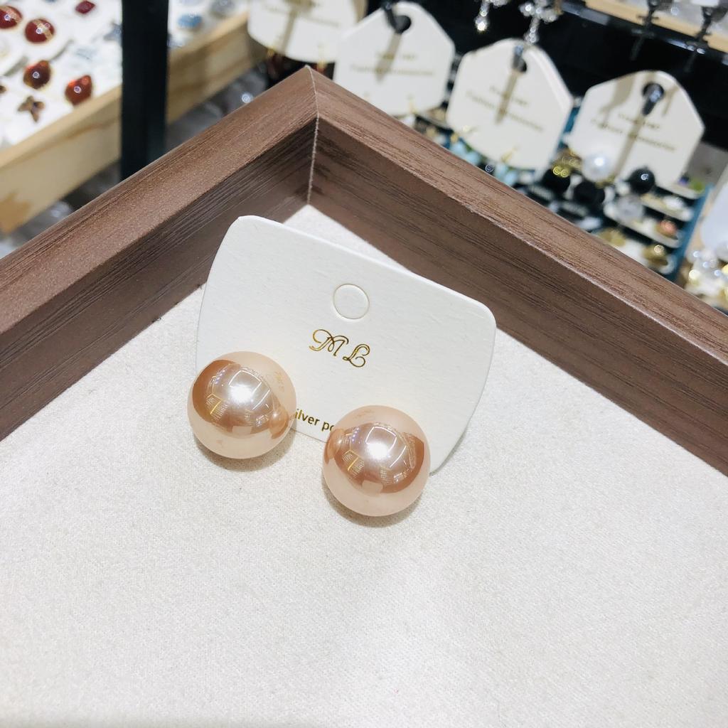 Elegant Pearl Stud Earrings Women's Fashionable Jewelry Geometric Design Luxury Feelings Fashion Commute
