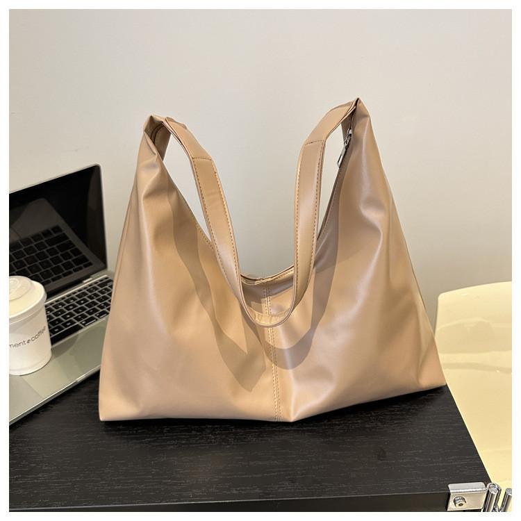 Fashionable Retro Pu Shoulder Bag Stylish Winter Commuter Tote Large Capacity