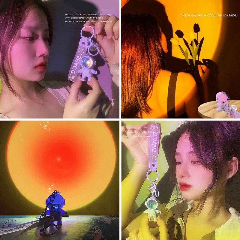 Fashion Space Astronaut Keyring Sunset Projector Light Keychain Pendant Female Couple Bag Ornament Keychains Gifts