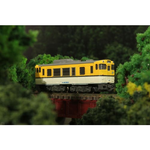 Z Gauge Z Shorty Kiha 40 Hiroshima Color ST009-2 Diesel Train Model
