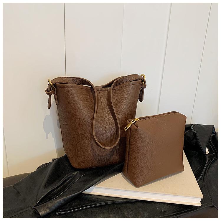 Korean Niche Women's 2026 New Super Popular Crossbody Bucket Bag Fashi Commuting Single-shoulder Underarm Bag
