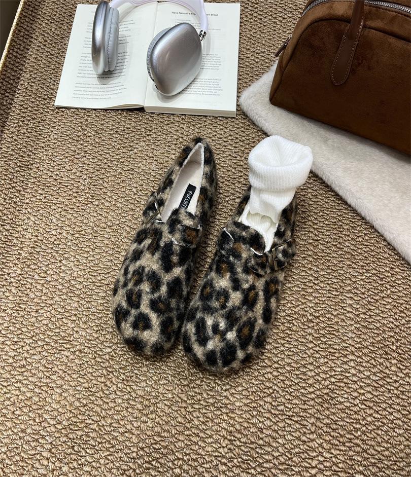 Internet celebrity fairy wind lamb wool white wool shoes female outer wear lazy one pedal warm velvet bag head shoes