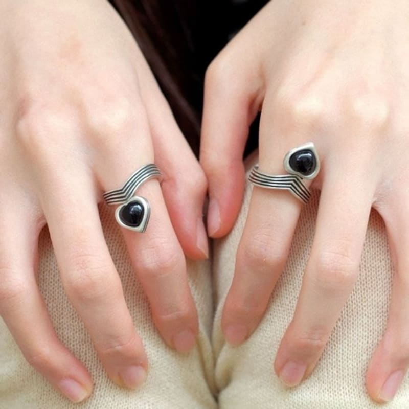 studiosoojak Line heart ring
