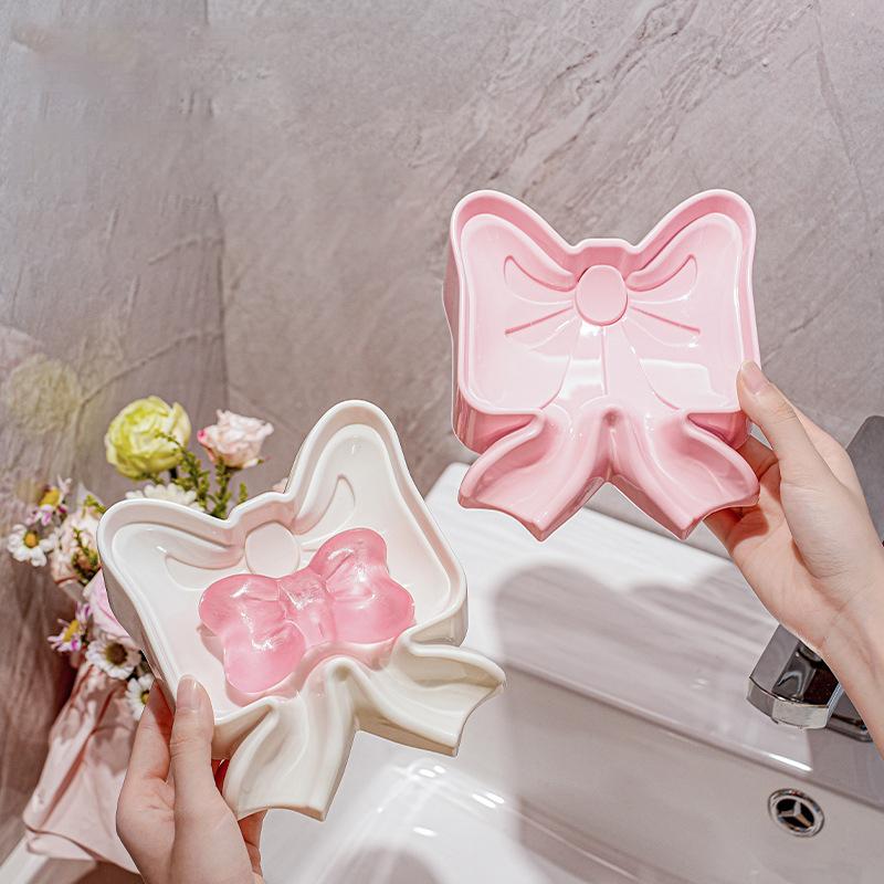 Kreative Seifenhalterbox in großer Schleifenform, niedlicher süßer Kunststoff-Abtropfbehälter, Aufbewahrungsschale, Spüle, Haushalts-Badezimmerzubehör