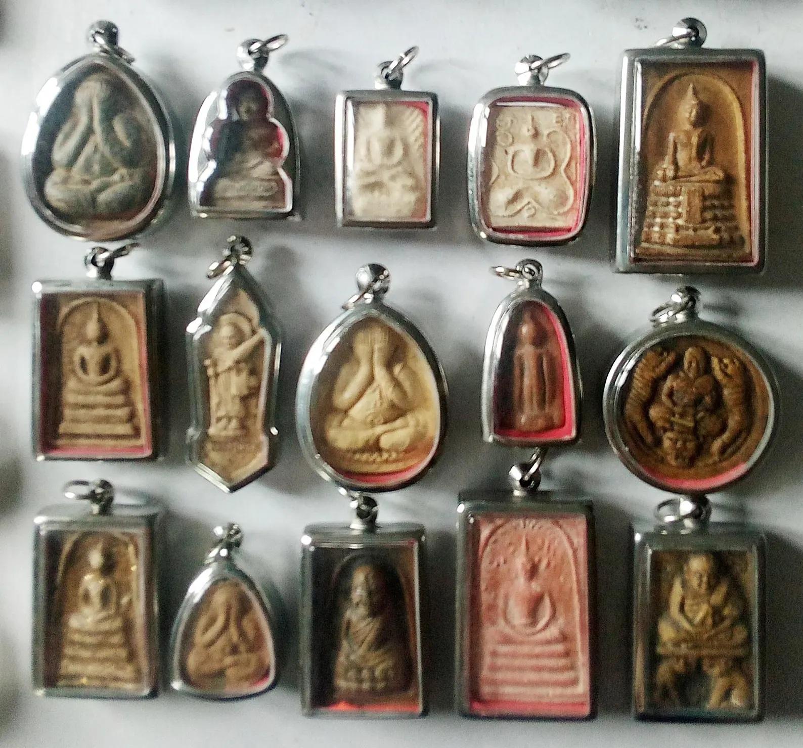 

15 тайських буддійських буддизмів, глиняних амулетів, медальйонів, підвісок, підвісок 15 x Set коричневий