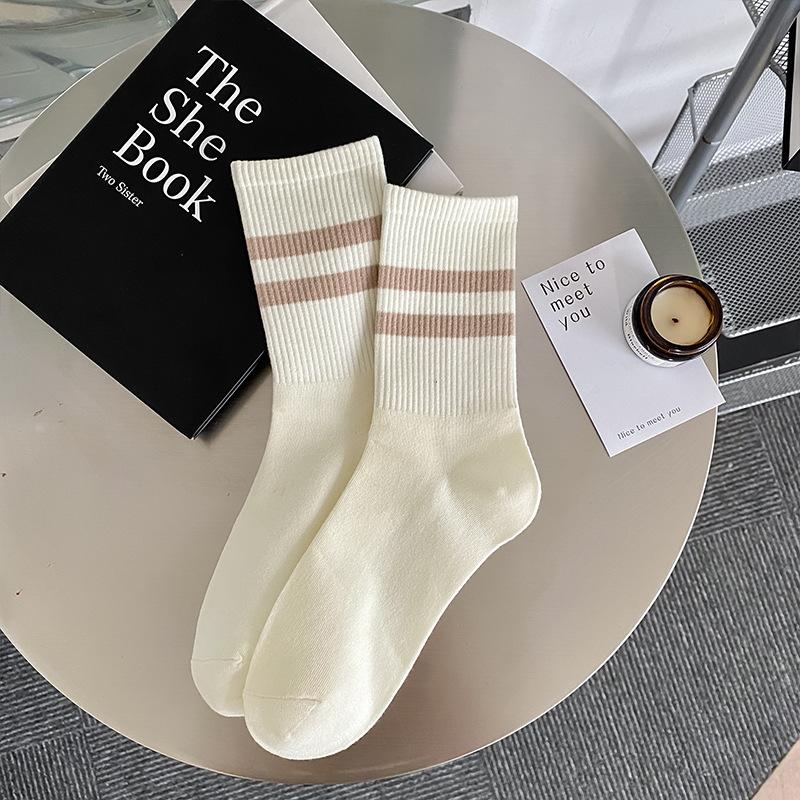 Women Socks Japanese Fashion Autumn New Novelty Candy Color Cotton Sports Crew Socks For Girls Preppy Style Striped Socks Casual