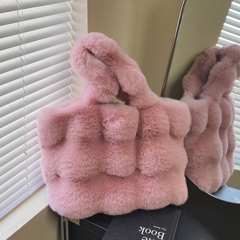 

Plush hand bag lazy plush girl atmosphere bucket bag autumn and winter handbag messenger bag рожевий