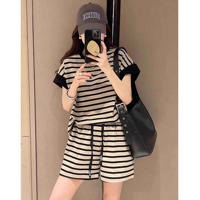 Women's Korean Style Casual Two-Piece Set: Striped Short-Sleeve Sweatshirt, Fashionable and Sporty, Slimming and Trendy.