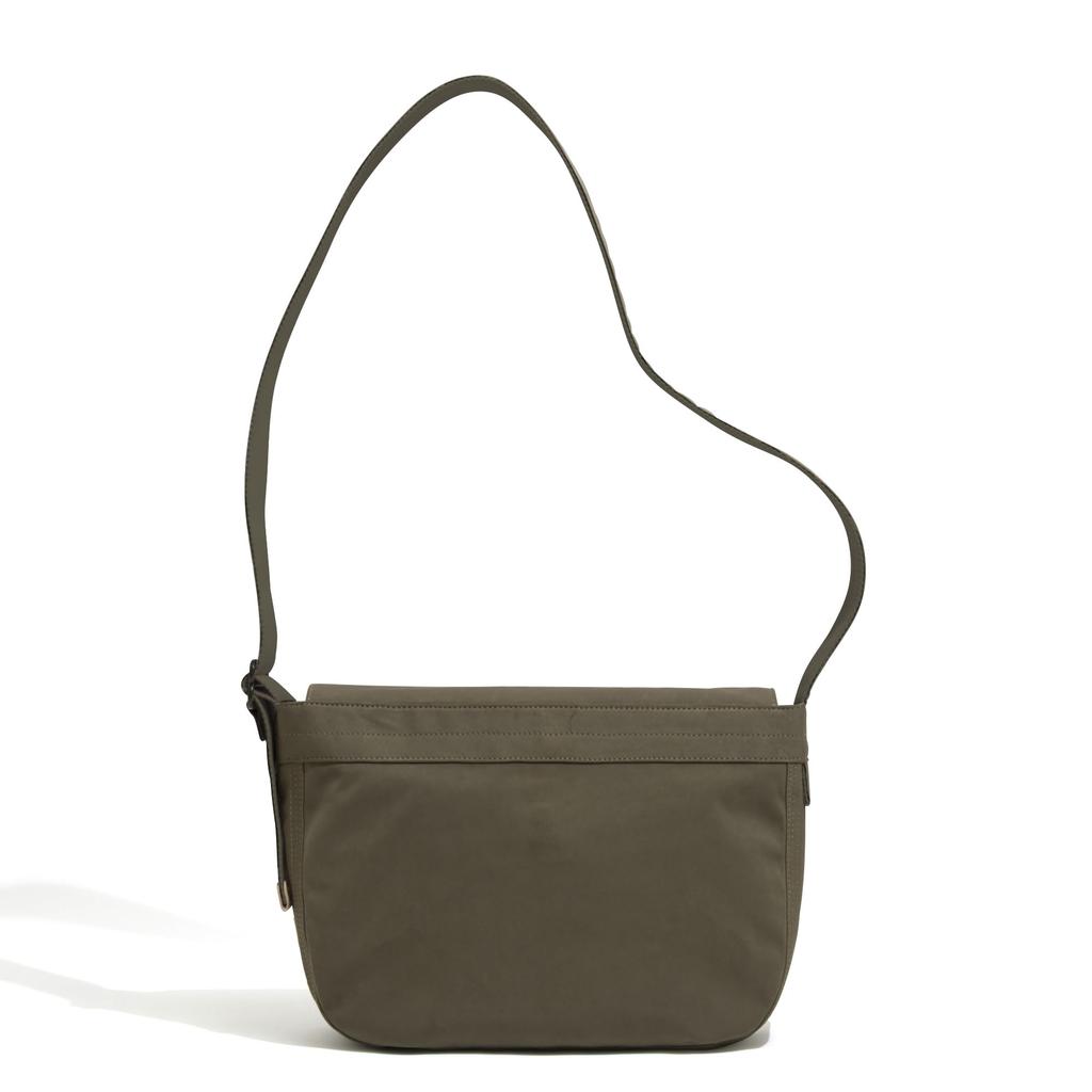 UNTRACK Newspaper Navy Bag, 6L, Men's, No. 60401,