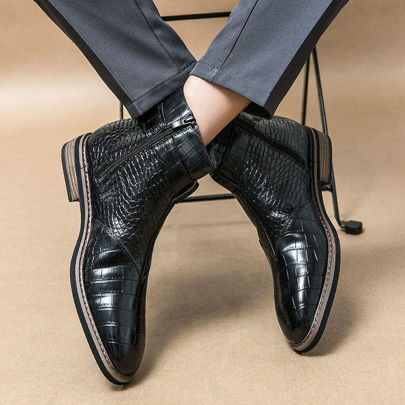 2024 Vintage Black Chelsea Boots Men High-quality Leather Personality Men Boots Dress Pointed toe Men's Ankle Boots botas hombre