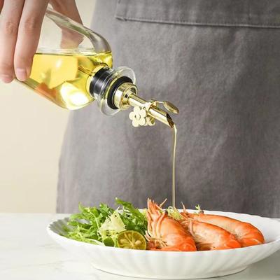 Wine Pourer Stylish Stainless Steel Wine Pour Spout Dust-proof Oil Bottle Pourer for Home Kitchen Bar