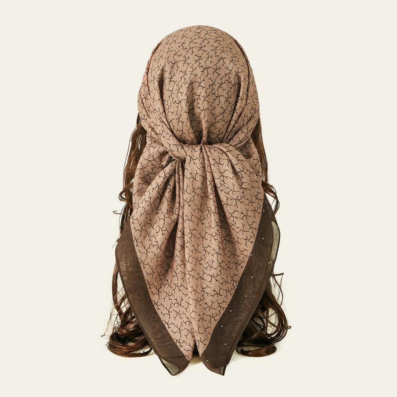 Hot-selling popular cashew print large square scarf retro high-end geometric printing strap silk scarf head scarf