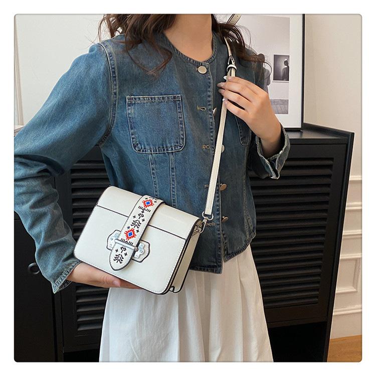 IELGY Женская модная квадратная сумка с вышивкой — фото 6