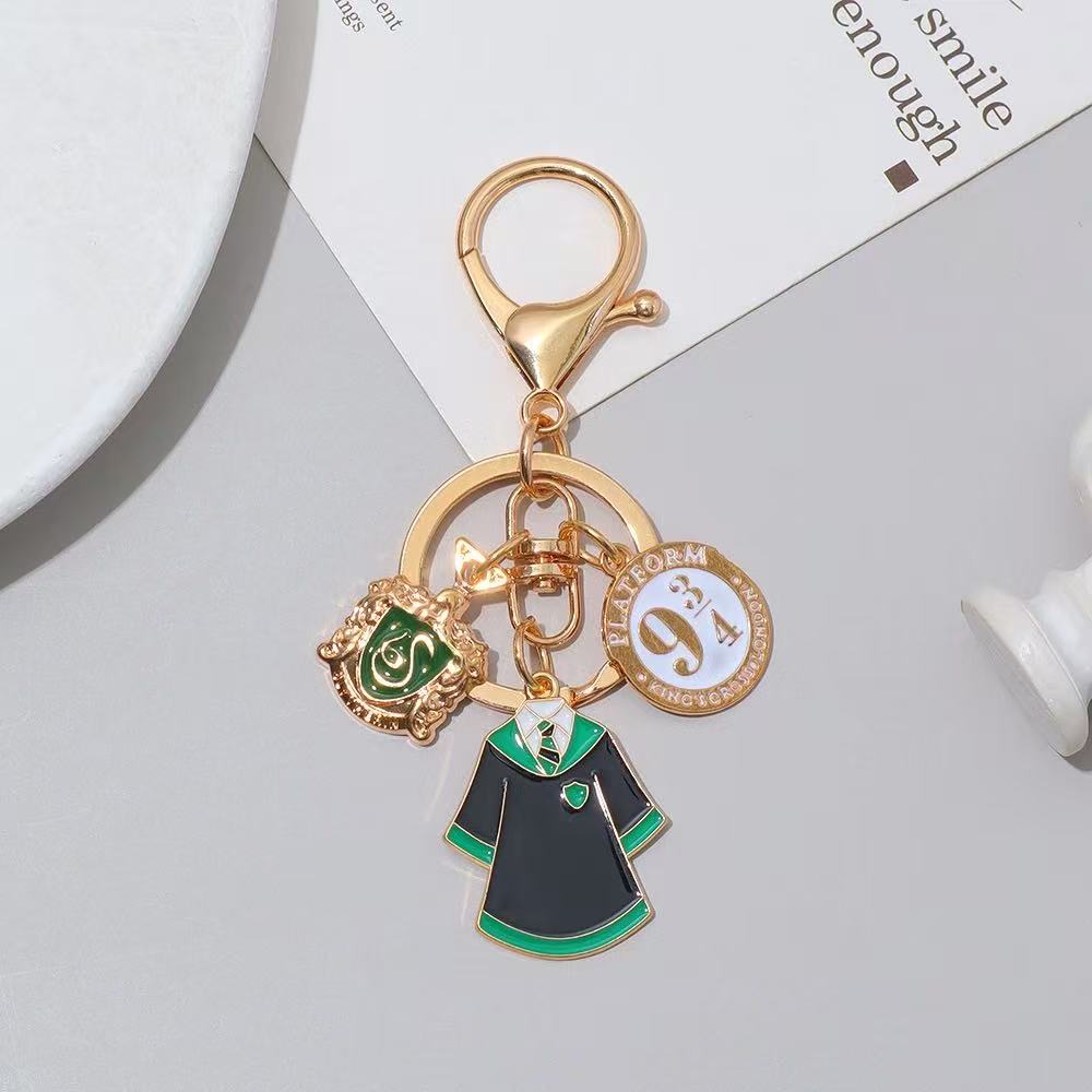 Magic Academy Couple Keychain Hufflepuff Gryffindor Slytherin Ravenclaw Surrounding Uniform Badge Alloy Pendant Creative Package Gift