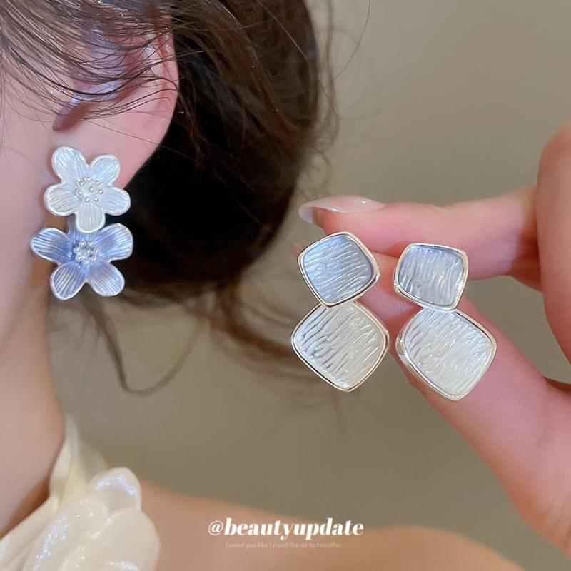 Silver Needle Blue Oil Dripping Flower Stud Earrings Elegant and Cool Earrings Light Luxury High-end Earrings Design Sense Niche Women