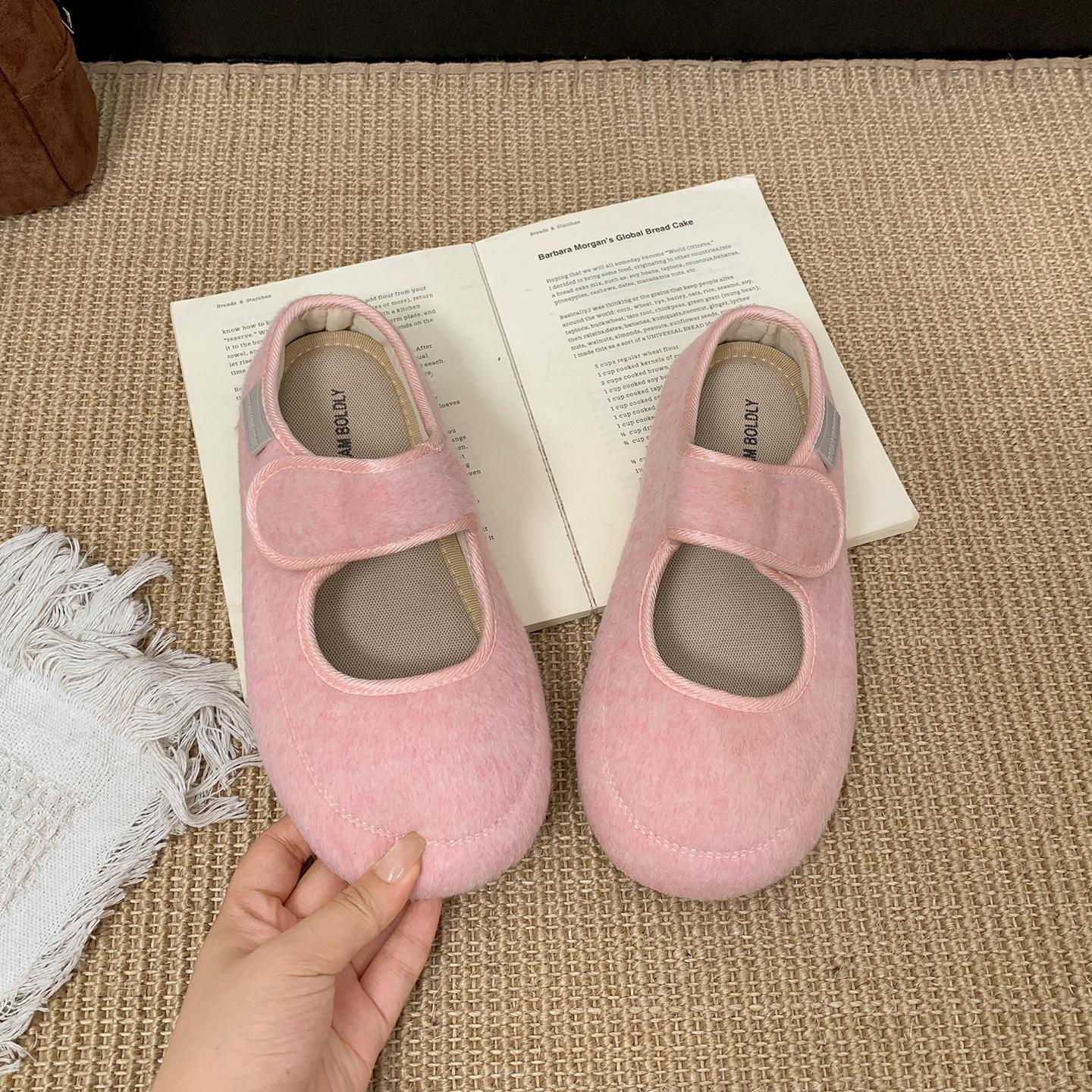 

Retro French flat bottom inner height increase fluffy slippers women s outer wear 2025 new autumn and winter with skirt versatile bag head mop 40 розовый