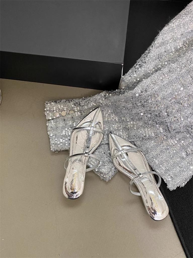 French niche pointed cool slippers women's summer 2025 new slope heel new Chinese open-toed beach shoes hollow Roman shoes