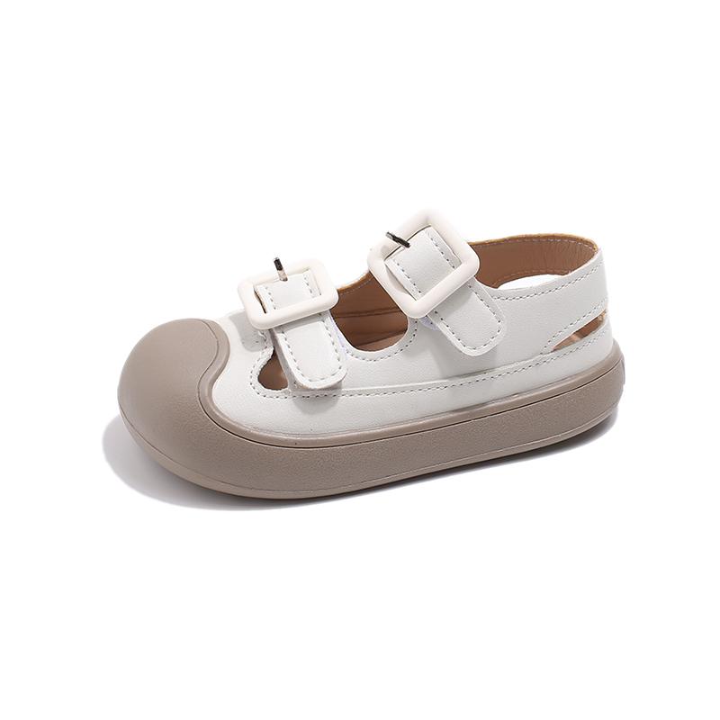 Children's Toes Capped Sandals Anti-kicked Boys Girls Hollow Sandals with Buckle Solid Color Kids Summer Beach Shoes 2024 New