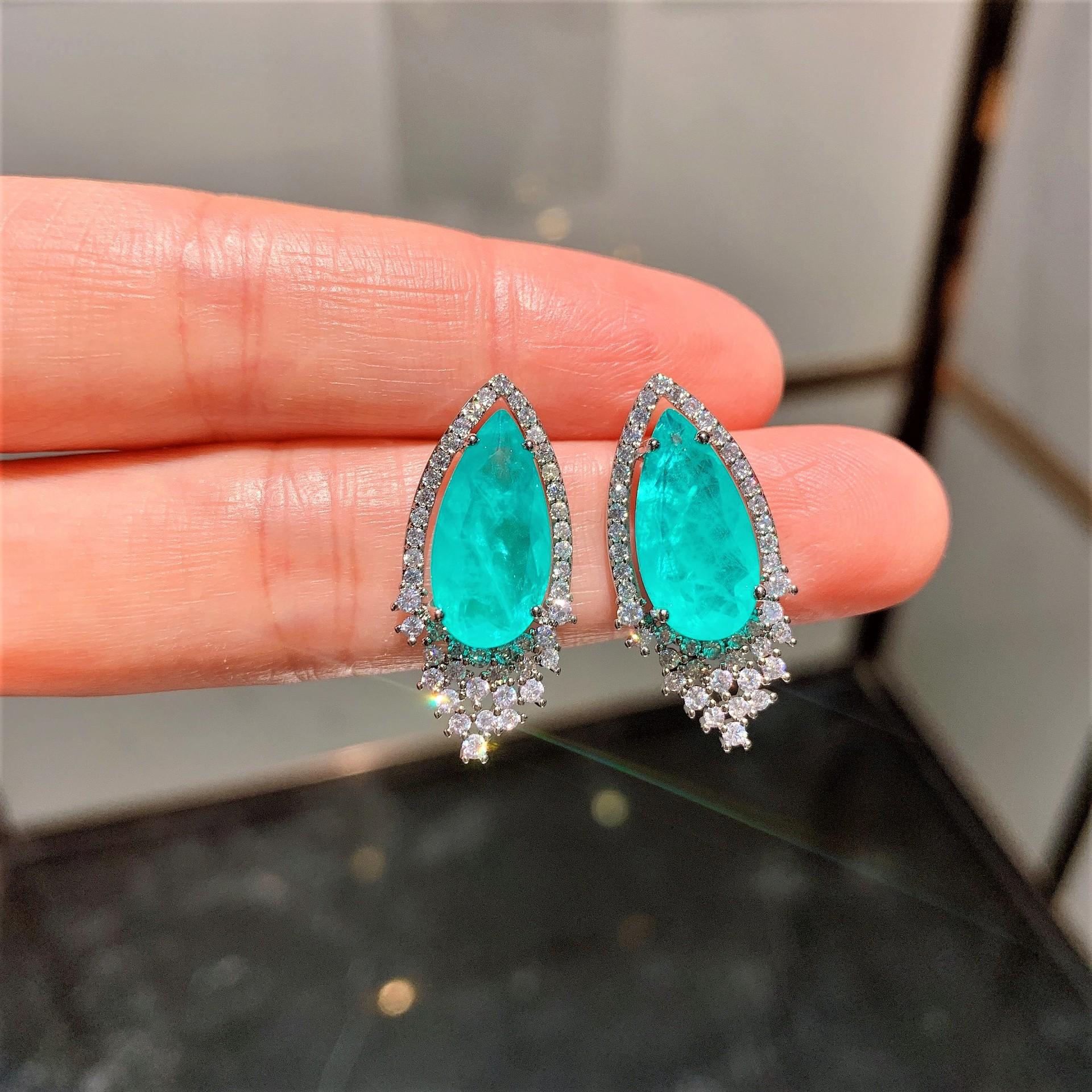 

Ювелирные изделия Параиба Серьги Ожерелье Ювелирный набор Серьги-пусеты 8 * 16 Подвеска 15 * 25 Ювелирные изделия