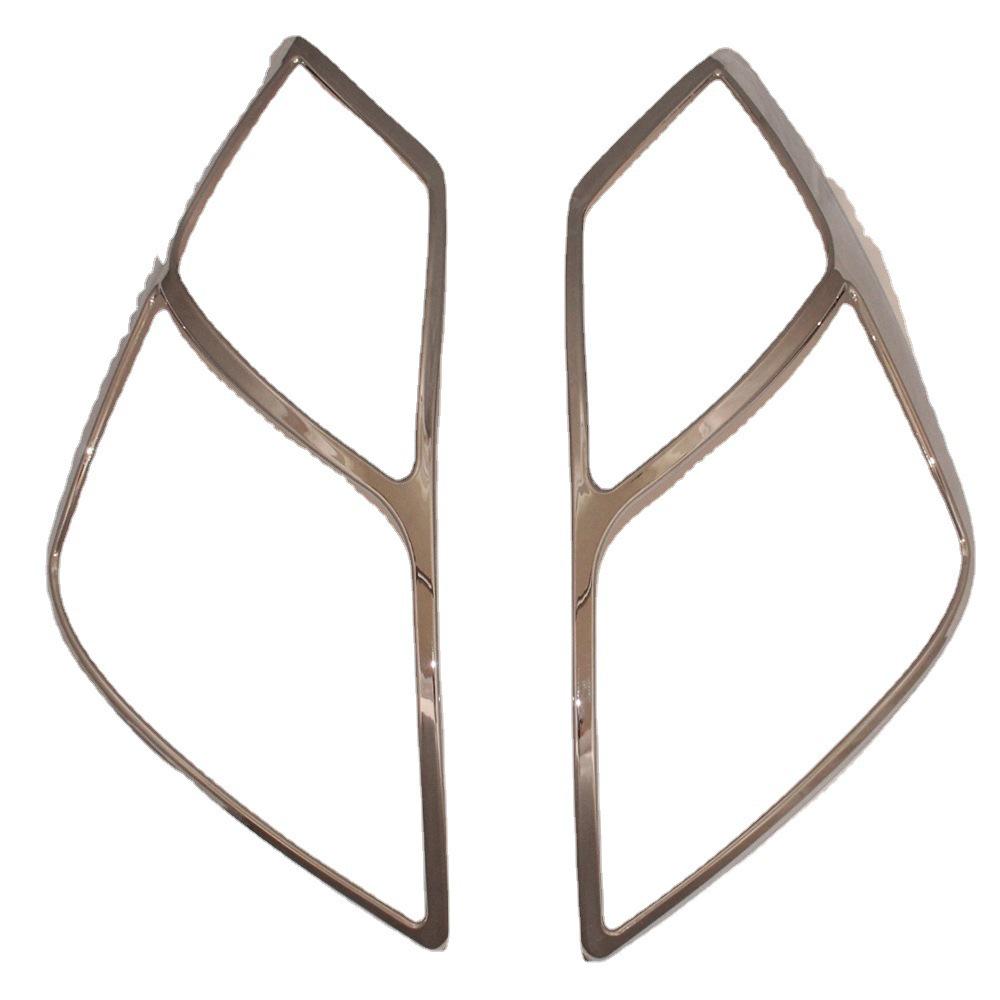 

Toyota Prius 20-й серии (2003-2008) Декоративная накладка на фару и гальванизированная рамка заднего фонаря.