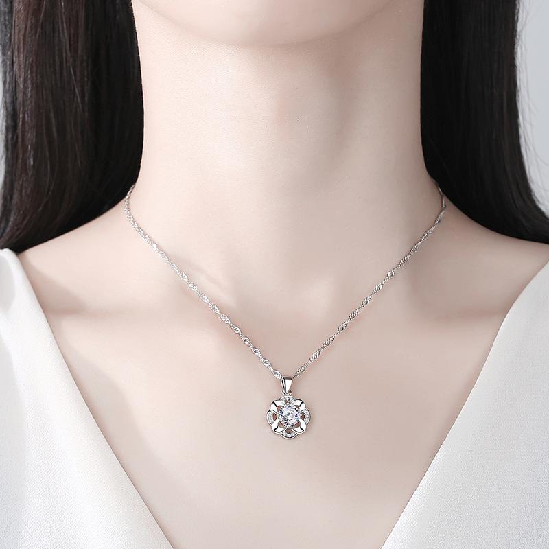 Blue Crystal Four-Leaf Clover Necklace - Four-Petal Flower Pendant