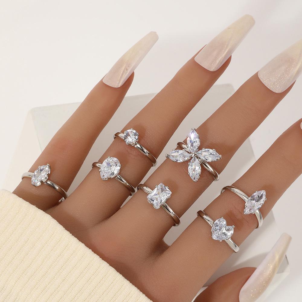 

Набор из 22 предметов: Европейское и американское кольцо с бабочкой, стразами и жемчугом, женские геометрические кольца-фаланги с цепочкой в виде листьев