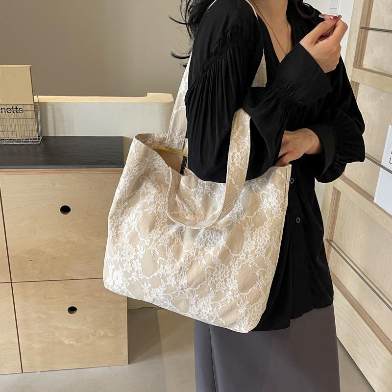 New Fabric Lace Design Women's Shoulder Bag White Lace Fashion Popular Dating Business Commute Shopping Friends