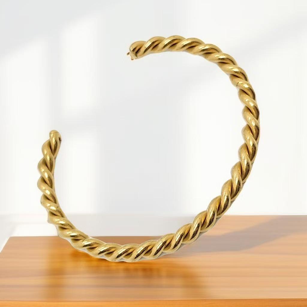 Bracelet Ouvert Torsadé en Acier Inoxydable Motif Vague - Forme en C Polyvalente en Acier Titane pour Femmes