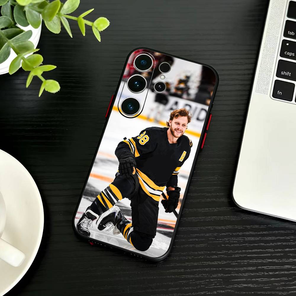 Ice Hockey Player-Heated Rivalry  Phone Case For Samsung S26,S25,S24,S23,S22,S30,S21,Ultra,Plus,FE 5G Black Soft Cover